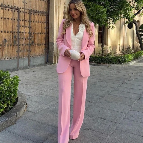 Elegant Pink Pantsuit for Women - Picture 1 of 13